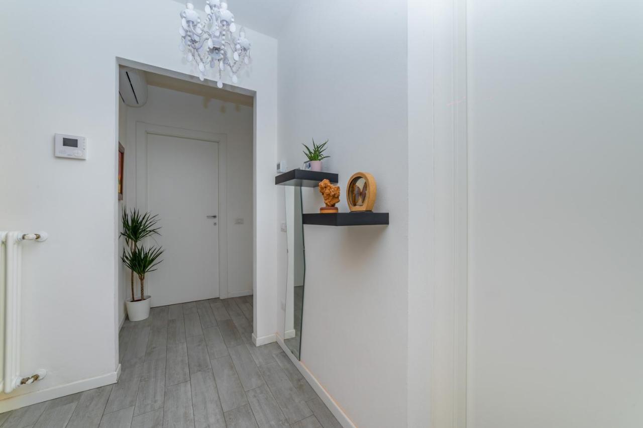 Parma Residential Apartment Con Balcone Exterior foto